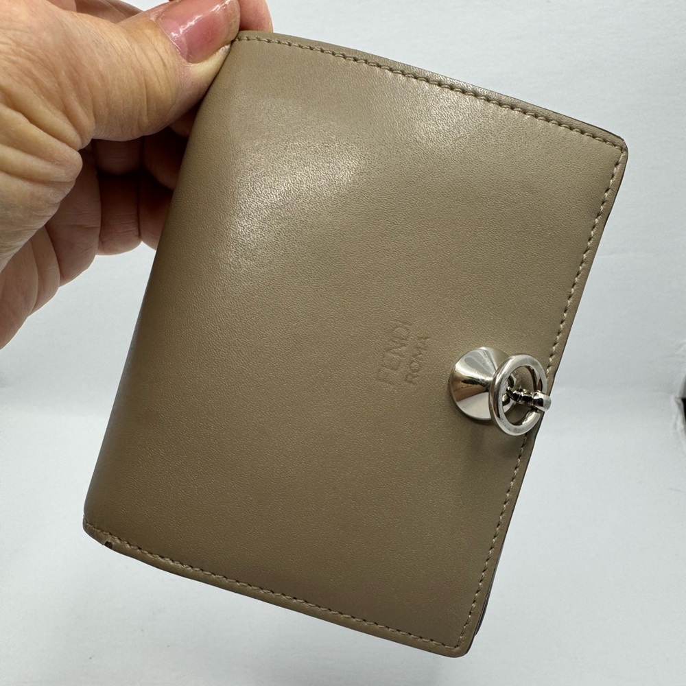 Fendi Bifold Beige Leather Wallet with Silver Hardware 21904